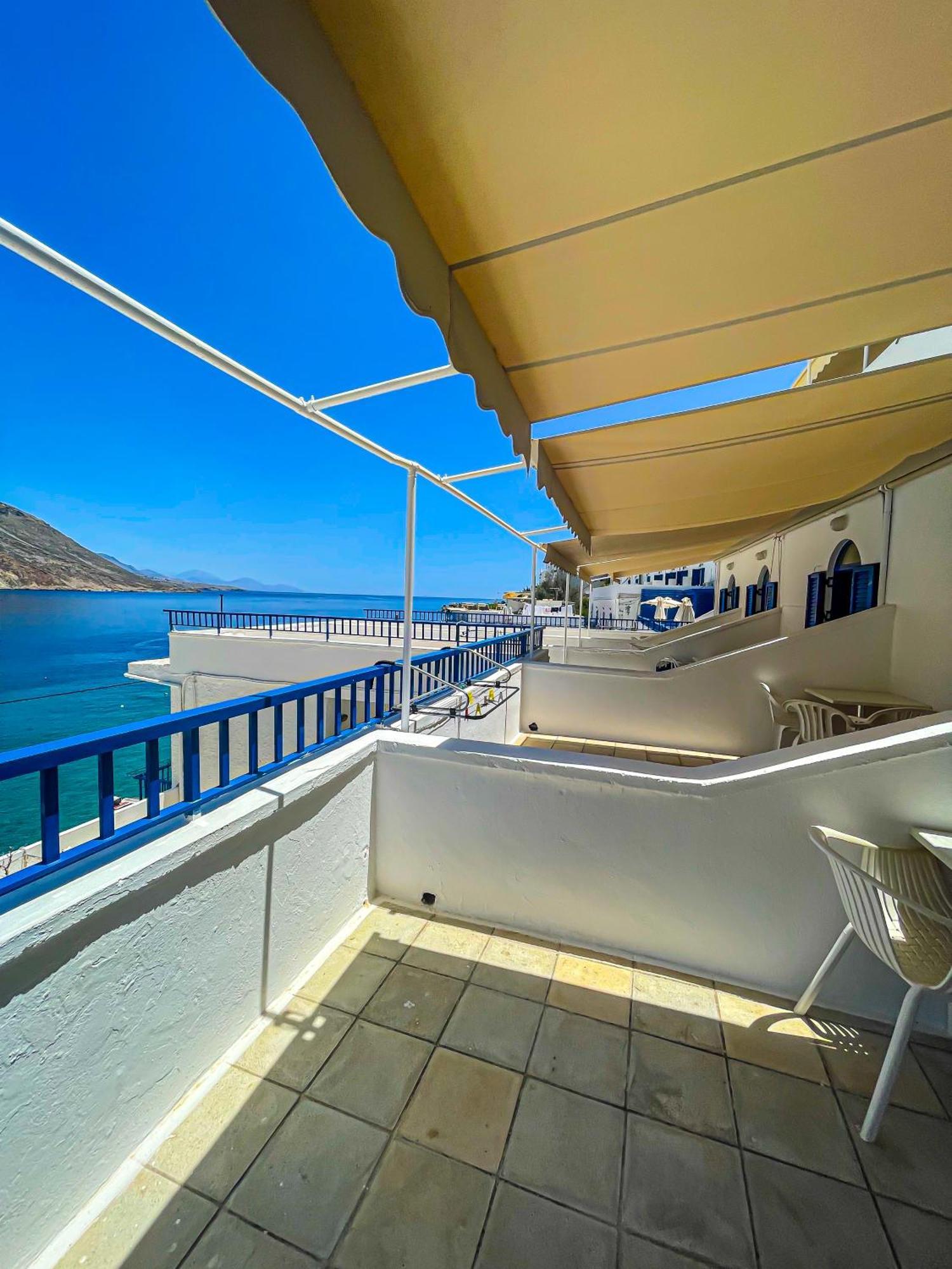 The Blue House Hotell Loutró Eksteriør bilde